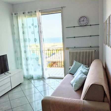 Appartamento A Riccione Con Balconcino Vista Mare Buitenkant foto