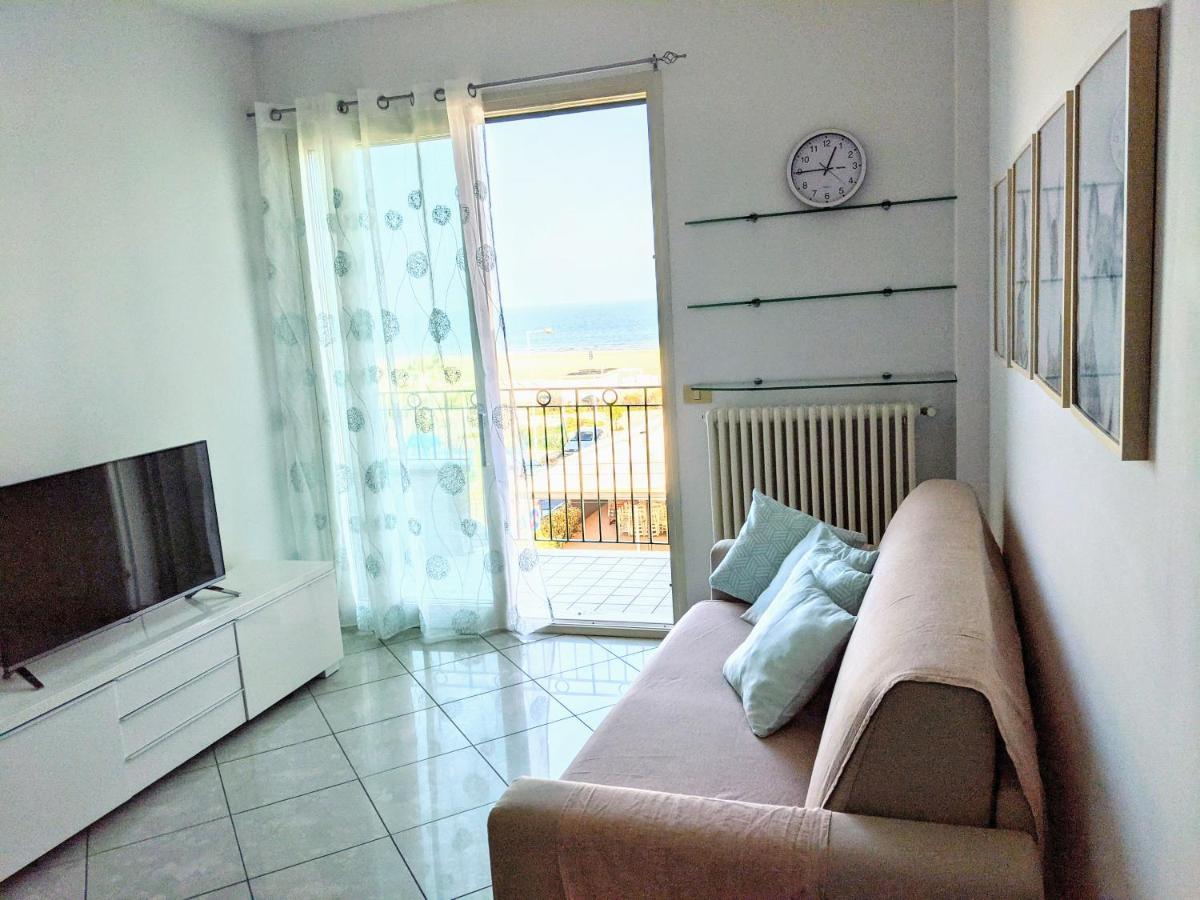 Appartamento A Riccione Con Balconcino Vista Mare Buitenkant foto